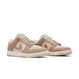 Nike Women's Tan Sneakers